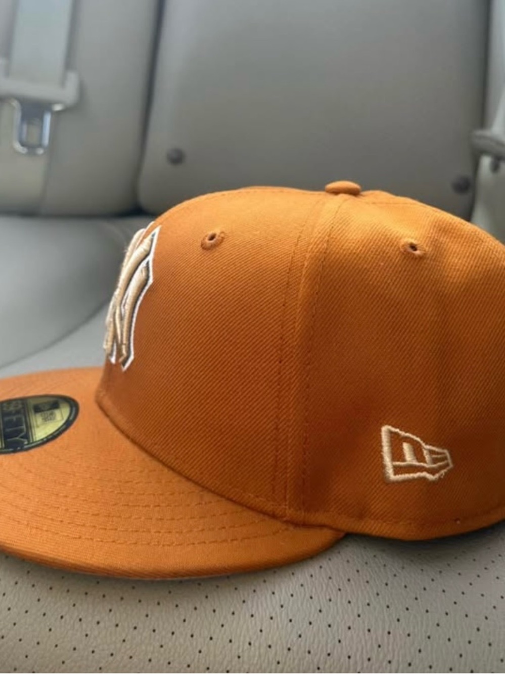 9FIFTY Gray-Brim Orange Interior Fitted Cap - Picture 2 of 4